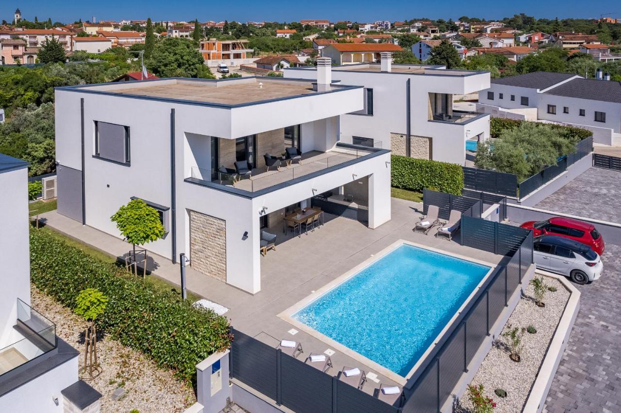 Villa Moon Near The Sea Fazana Exterior photo